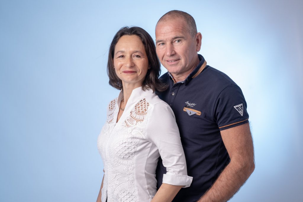 Regard et sourire d'un couple complice. Photo Studio Polidori